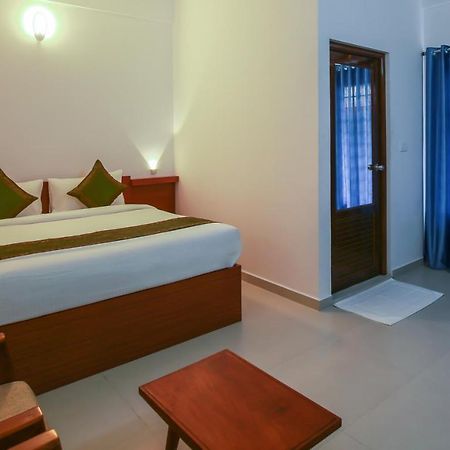 Phoenix Holidays Kochi Exterior photo