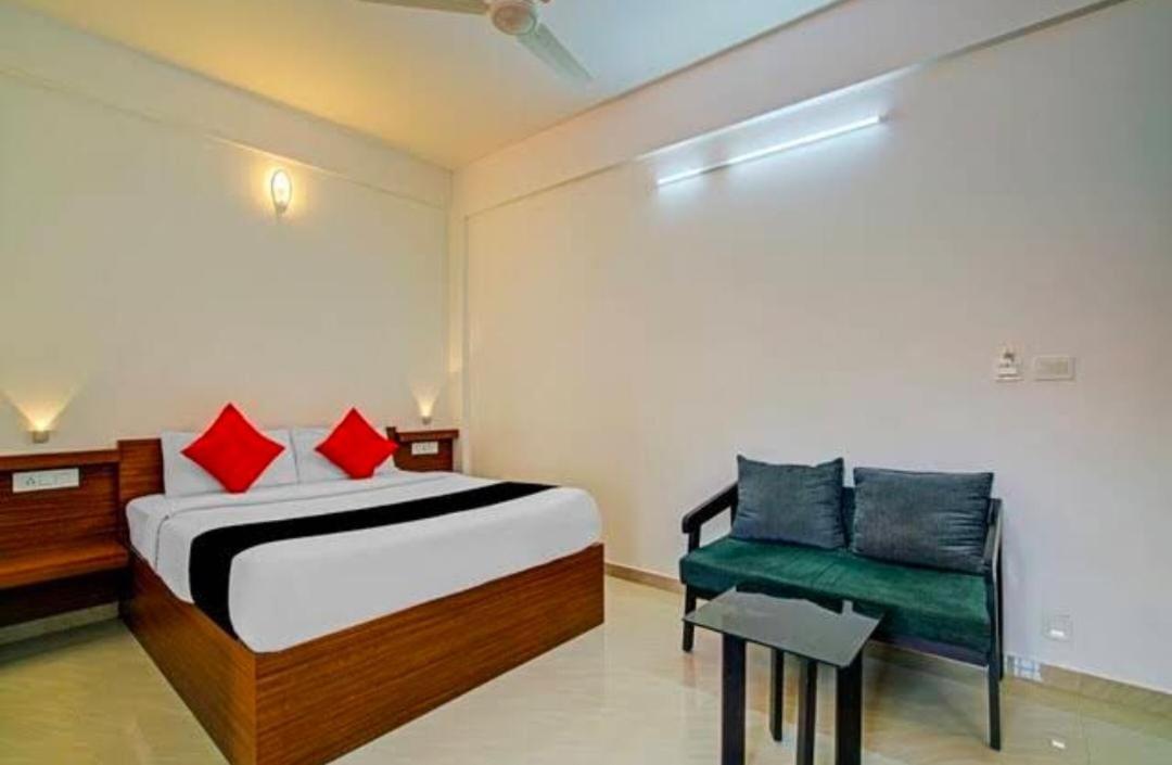 Phoenix Holidays Kochi Exterior photo