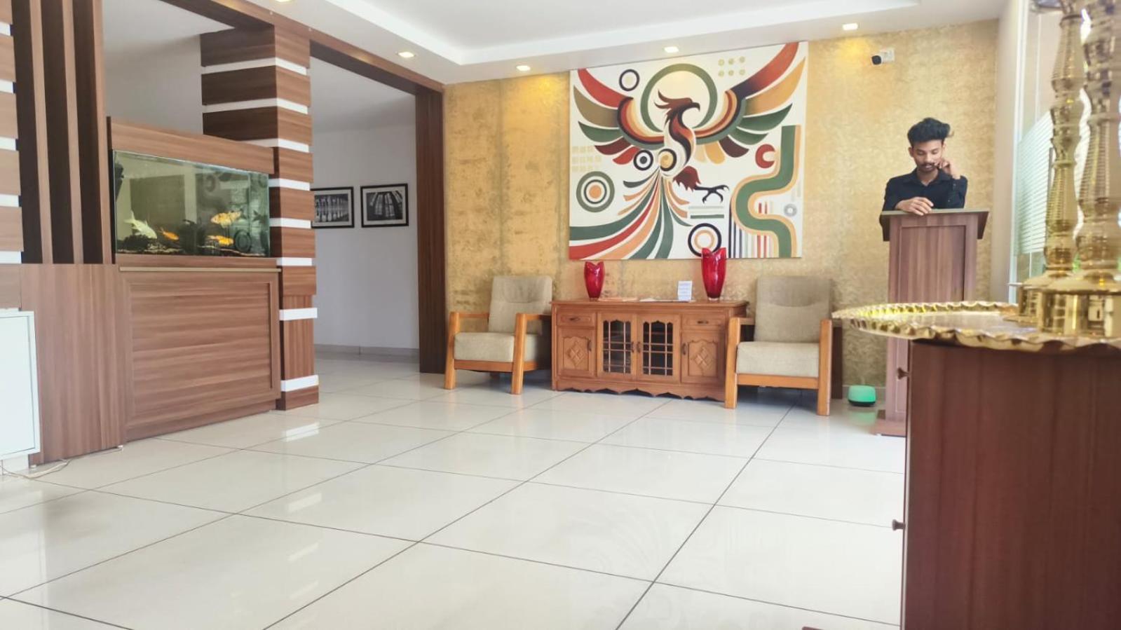 Phoenix Holidays Kochi Exterior photo