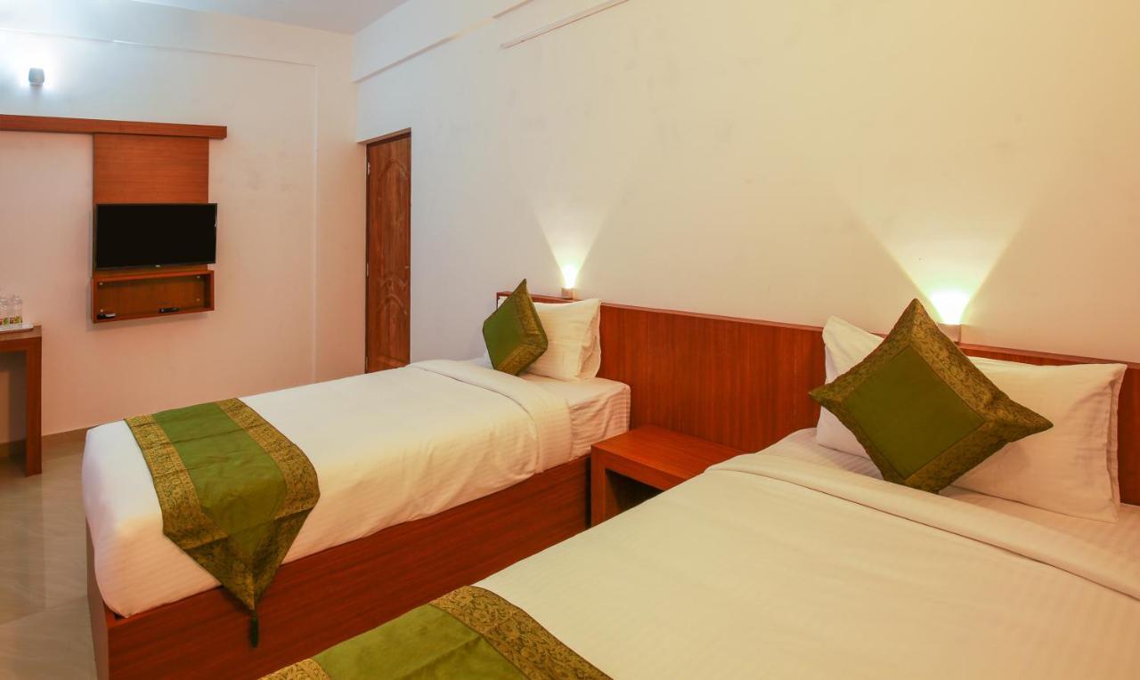 Phoenix Holidays Kochi Exterior photo