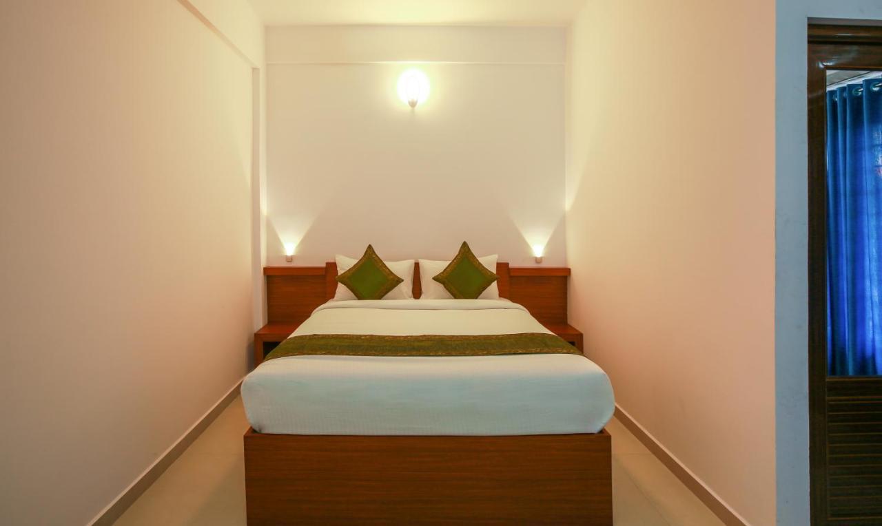 Phoenix Holidays Kochi Exterior photo