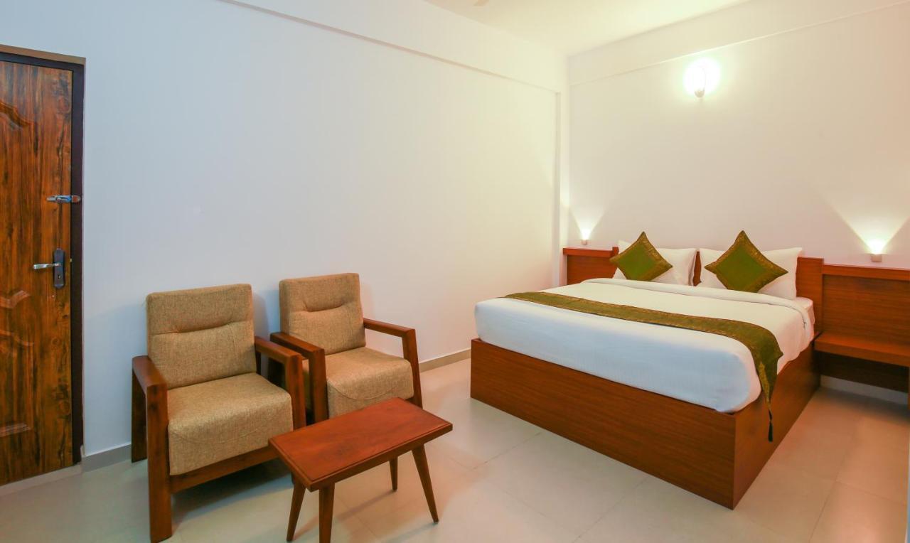 Phoenix Holidays Kochi Exterior photo