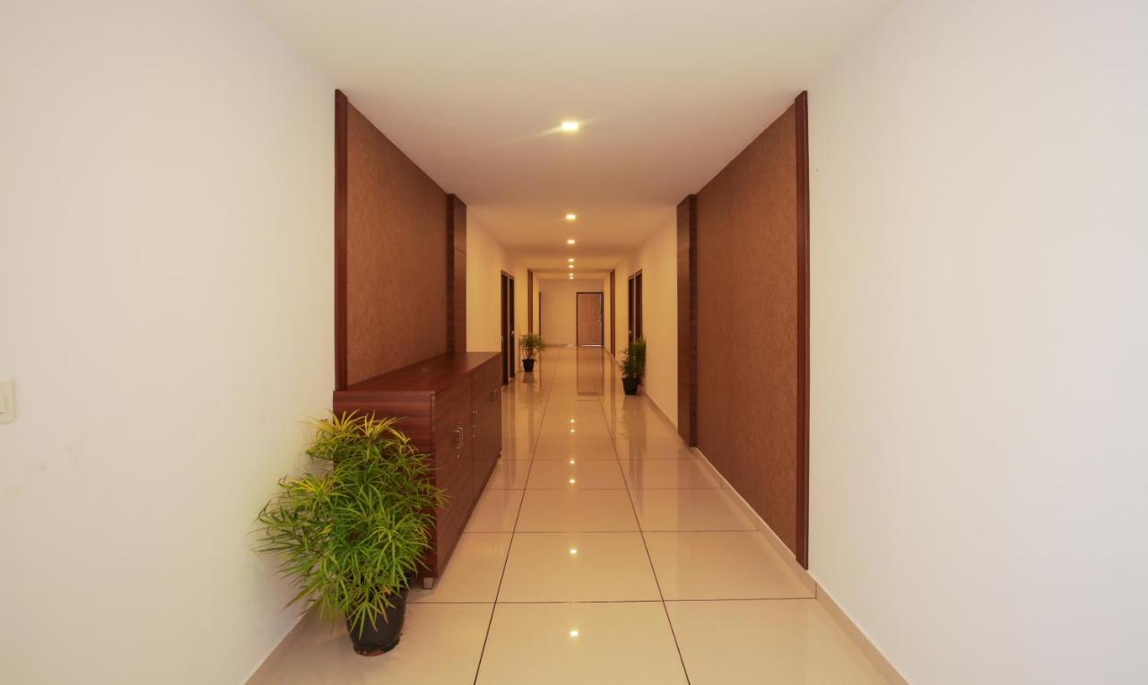 Phoenix Holidays Kochi Exterior photo