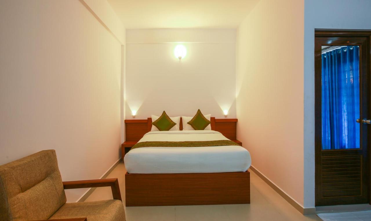 Phoenix Holidays Kochi Exterior photo